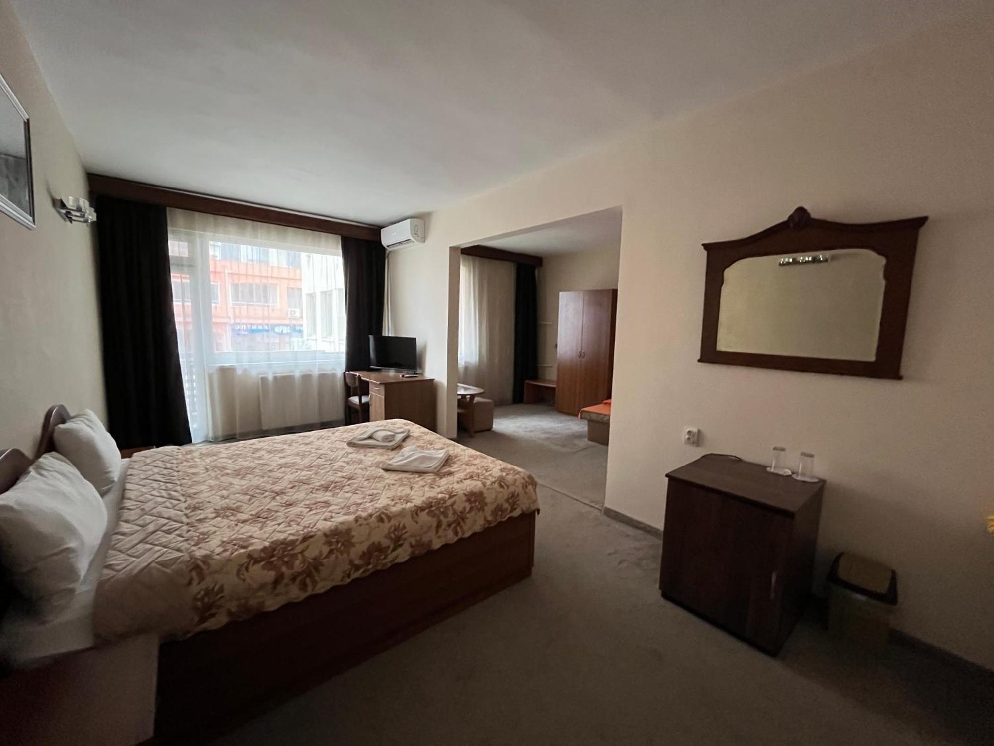 Park Hotel Ivailo ヴェリコ・タルノヴォ 部屋 写真