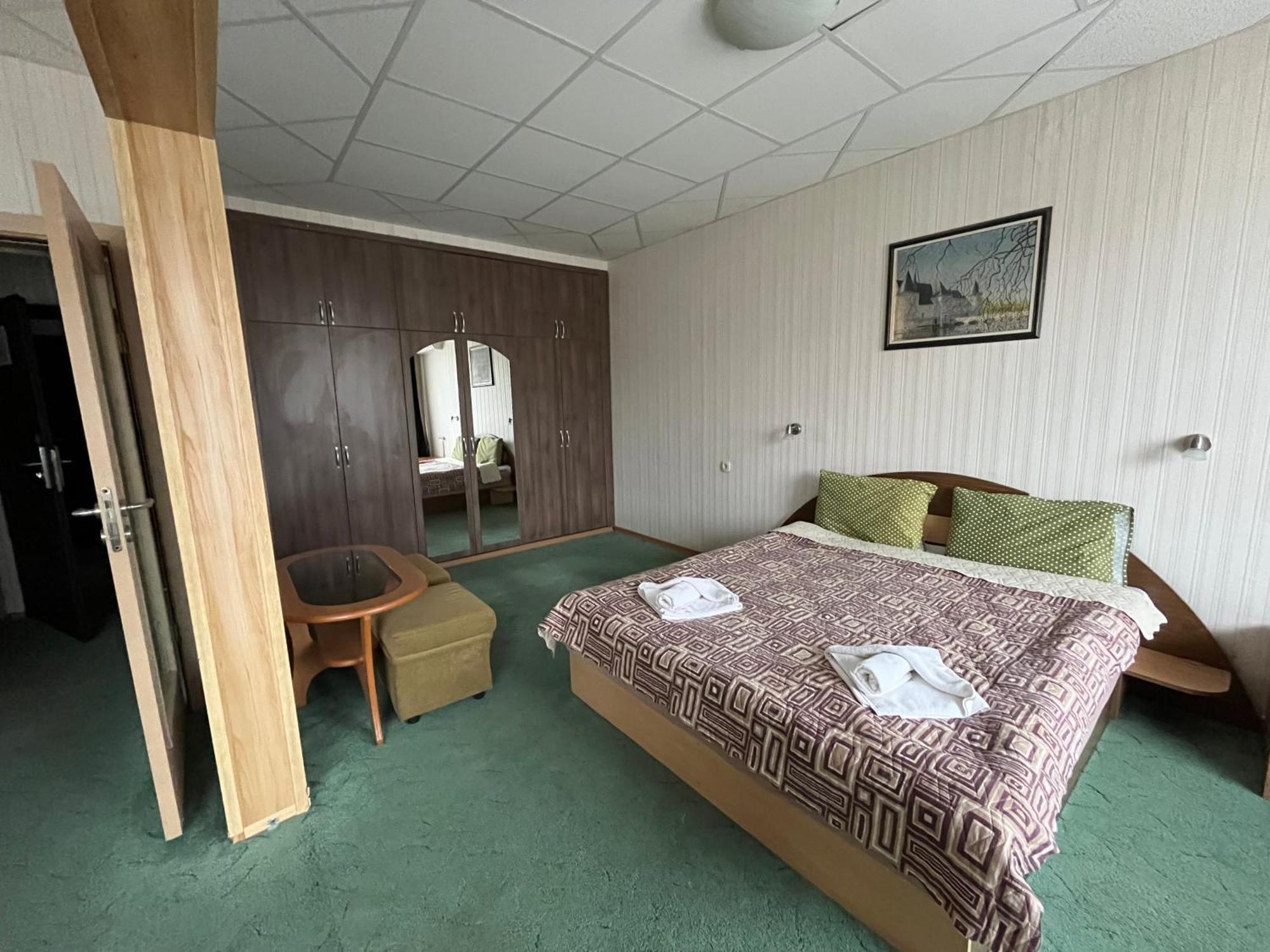 Park Hotel Ivailo ヴェリコ・タルノヴォ 部屋 写真